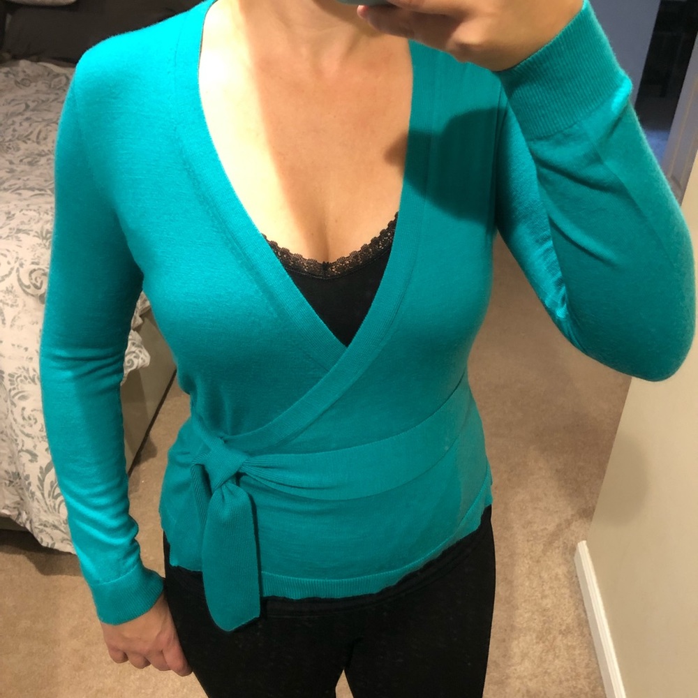 Ann Taylor wrap sweater M
